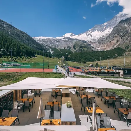 Ξενοδοχείο με διαμερίσματα Belmont Saas Fee