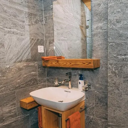 Ξενοδοχείο με διαμερίσματα Belmont Saas Fee