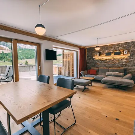 Ξενοδοχείο με διαμερίσματα Belmont Saas Fee
